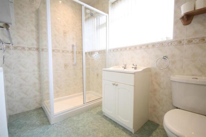 SHOWER ROOM/WC