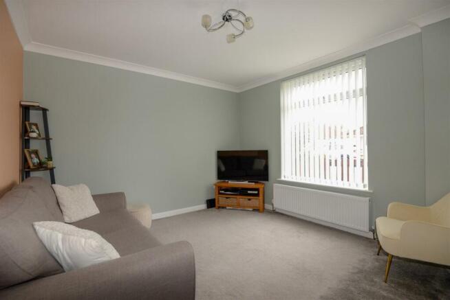 Living Room 1.jpg
