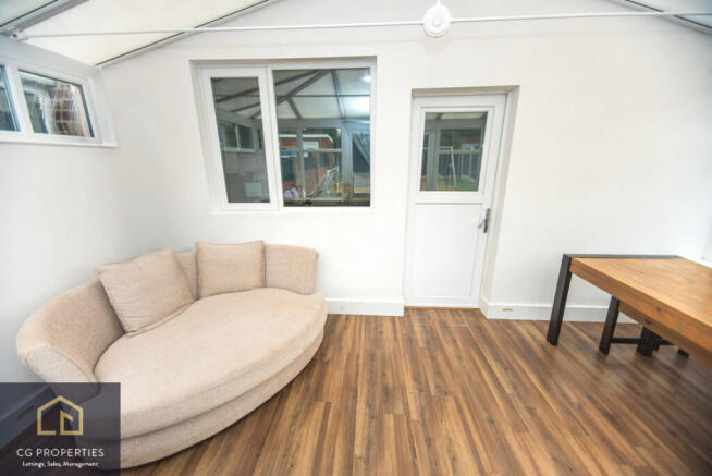 3 bed Semi-Detached for sale Image 6