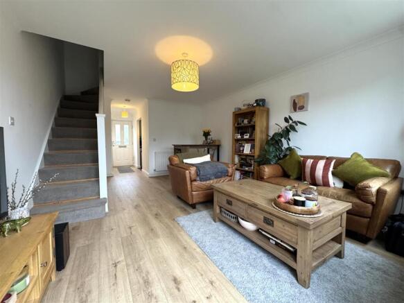 Living Rm pic 2.jpeg