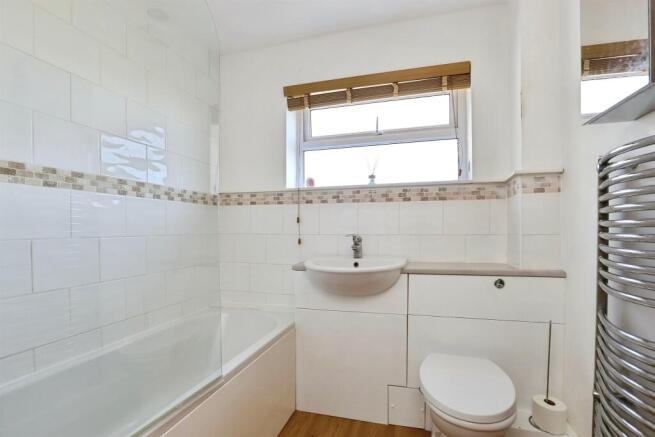 2 bed Ground Flat for sale Image 10