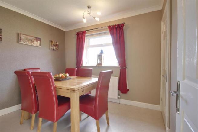 Bedroom 4/Dining Room