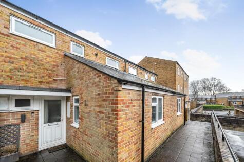 Turin Court, Andover, SP10