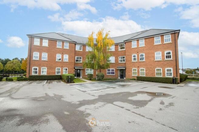 1-bed flat on Windermere Drive, Lakeside, Doncaster, DN4, £105,000