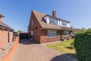9, Haywards Mead, Eton Wick, Windsor SL4 6JN