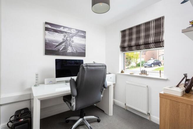 5 bed Detached for sale Image 6