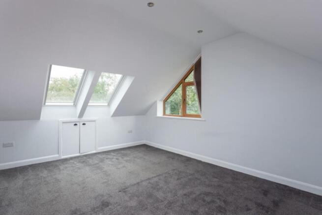 3 bed Detached to rent Image 8