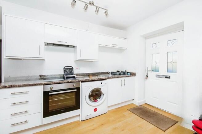 1 bed Apartment to rent Image 6