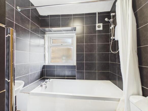 2 bed House for sale Image 7