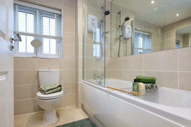 4 bed House for sale Image 8