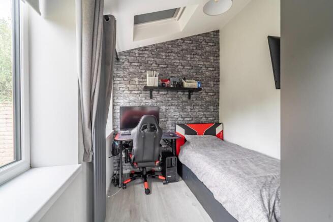 5 bed Detached for sale Image 5