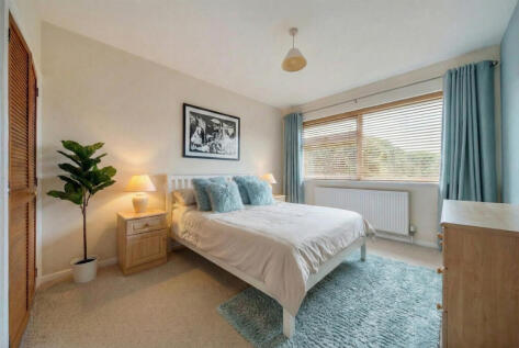 Broomhill, Cookham, SL6