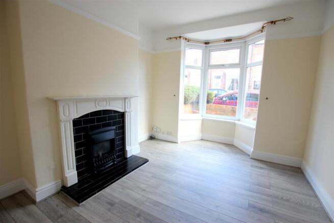 Living Room ().JPG