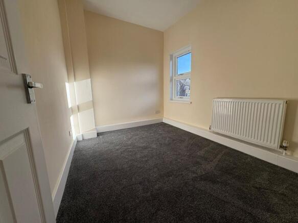 2 bed Terraced to rent Image 10