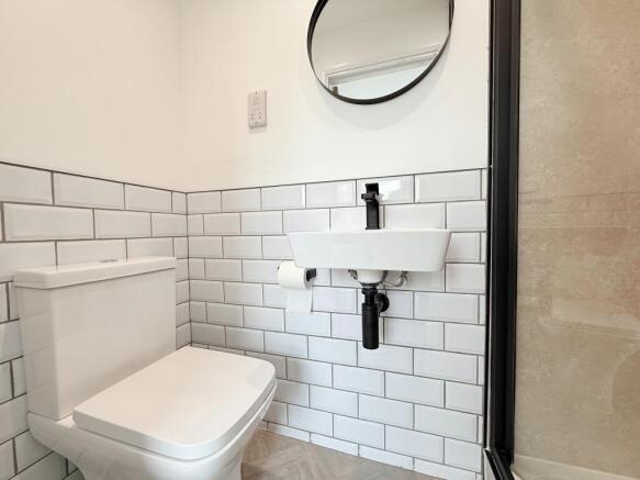 Studio to rent Image 9