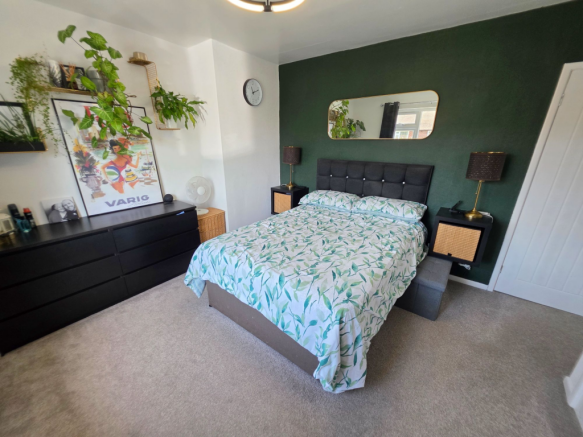 3 bed Semi-Detached for sale Image 8