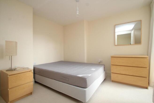 2 bed Flat to rent Image 5