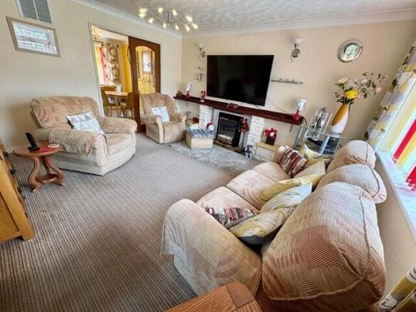 3 bed Semi-Detached for sale Image 4