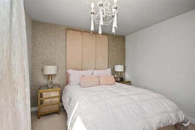 2 bed Apartment for sale Image 11