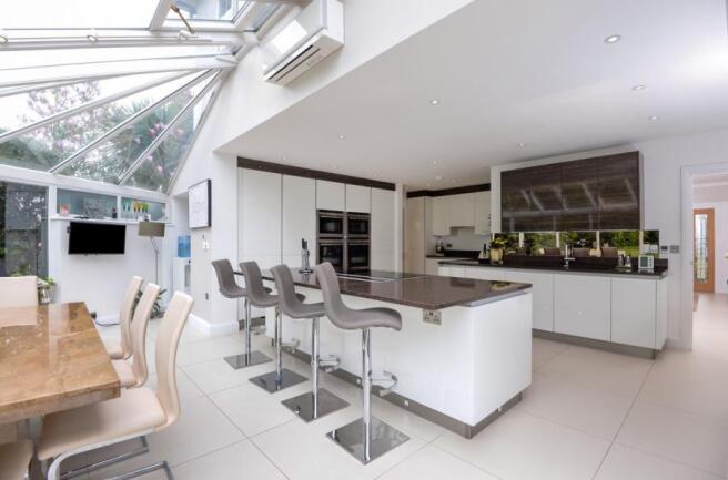 Kitchen/Breakfast Rm