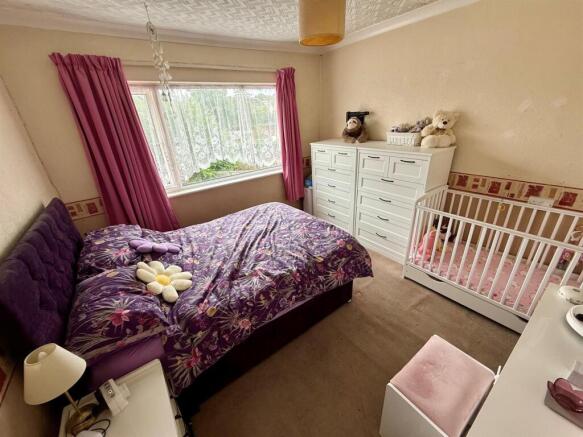 VR78 Bed1.jpg