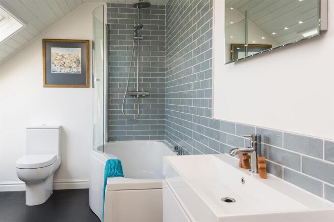 1st Floor Bathroom