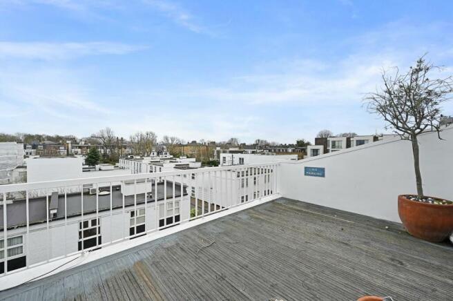TEC - 41 Quickswood - Roof Terrace3 (1).jpg