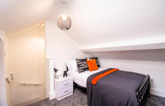 5 bed Terraced to rent Image 7