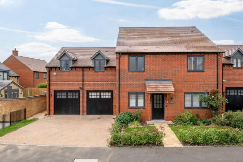 Haycock Gardens, Clifton, Shefford, SG17