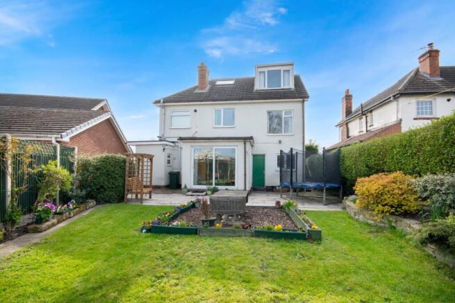 5 bed Detached for sale Image 12