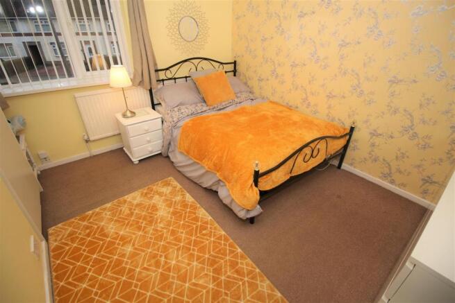 bedroom 2.JPG