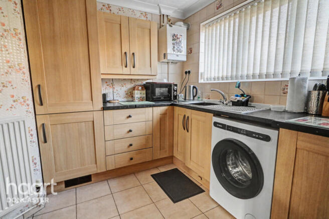 3 bed Semi-Detached for sale Image 8