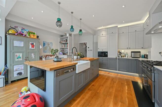 FB - 58 Bradmore Park Road - KitchenD3 (1).JPG
