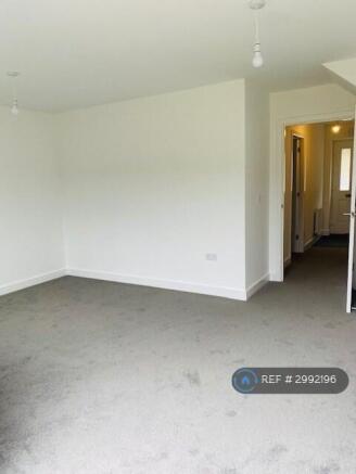 3 bed Semi-Detached to rent Image 6