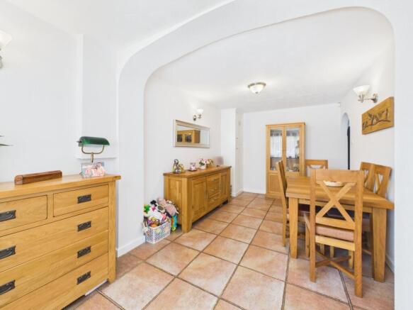 4 bed Detached for sale Image 5