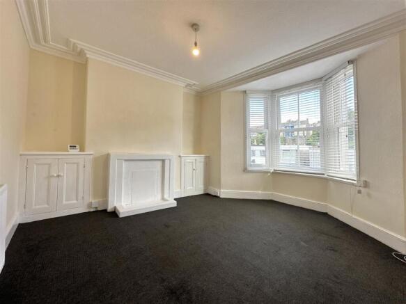 Living Room.jpg