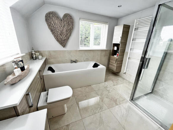 Master Suite Bath/ Shower Room