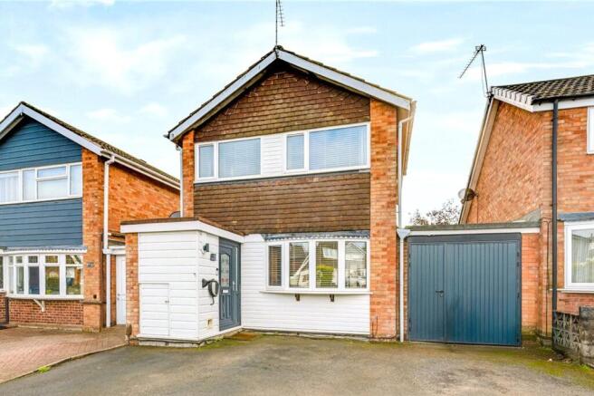 3-bed detached on Lawnsfield Walk, Stafford, Staffordshire, ST16, £265,000