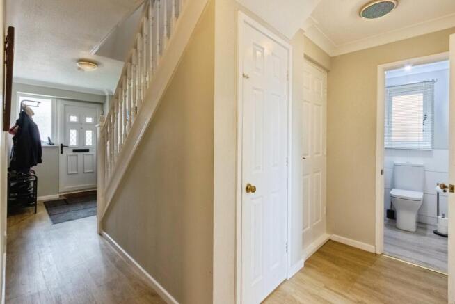 5 bed Detached for sale Image 5