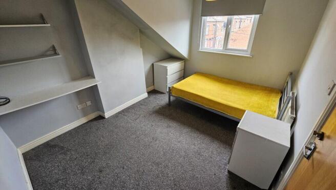 4 bed Terraced to rent Image 12