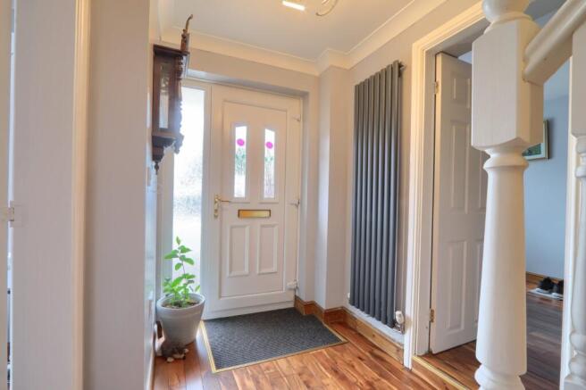 5 bed Detached for sale Image 12