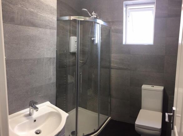 1st floor bathroo...