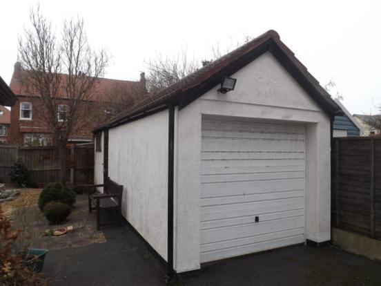 Garage/Workshop