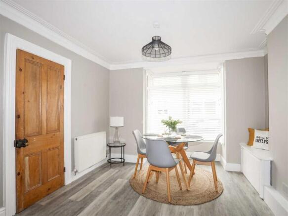 Lounge/Dining Room