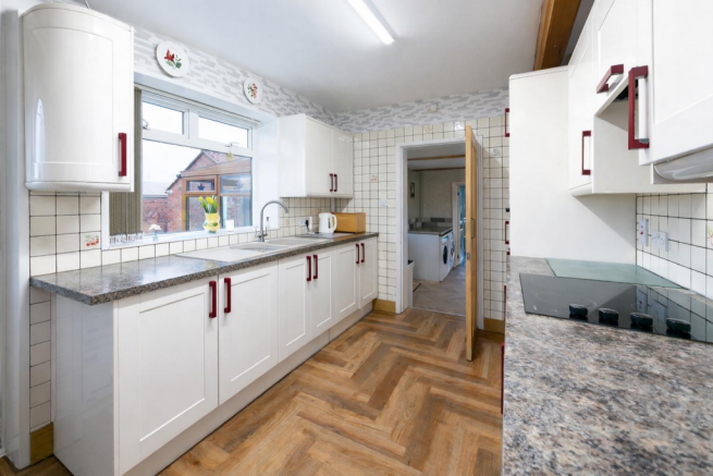 4 bed Detached for sale Image 8