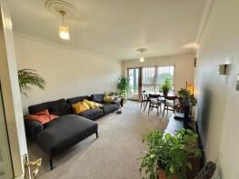 Flat 6, 125, Aldermans Hill, London N13 4QB
