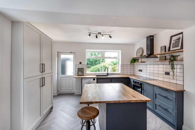 2 bed Semi-Detached for sale Image 4