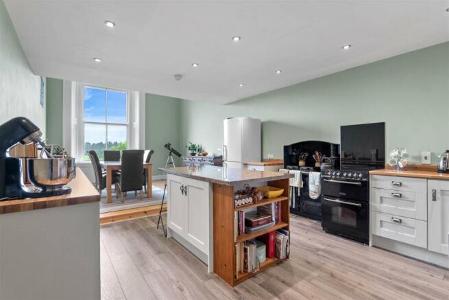 Flat 5 Whitbourne Hall - Kitchen and dining room (