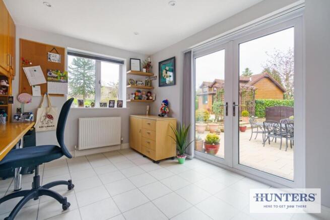5 bed Detached for sale Image 5