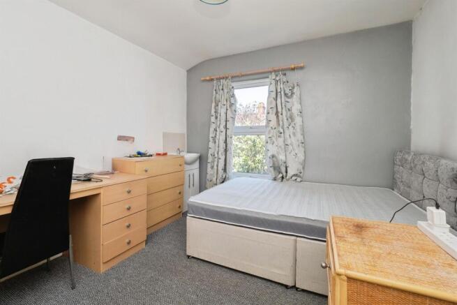 3 bed Terraced for sale Image 7